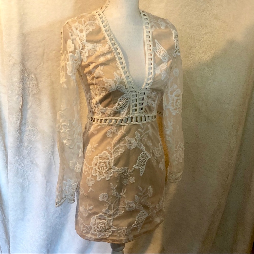 Tobi Lace cutout long sleeve dress, NWT, Sz. SP B3
